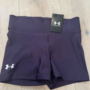 Under Armour- Womans Mid Rise shorty compression shorts